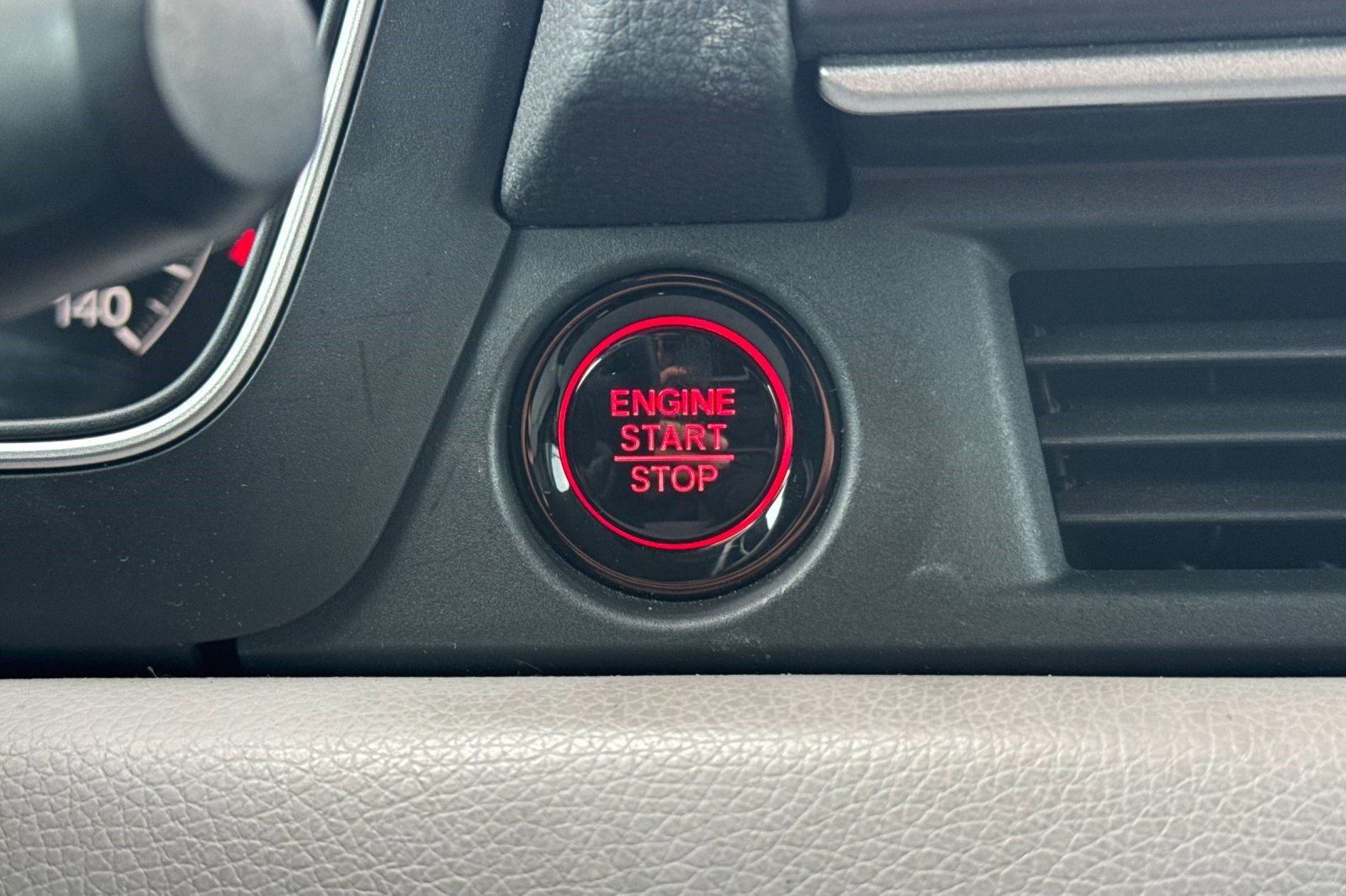 Used 2023 Honda Pilot EX-L image 33