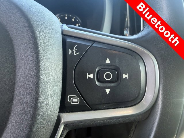 Used 2018 Volvo XC60 T6 Momentum w/ Convenience Package image 30