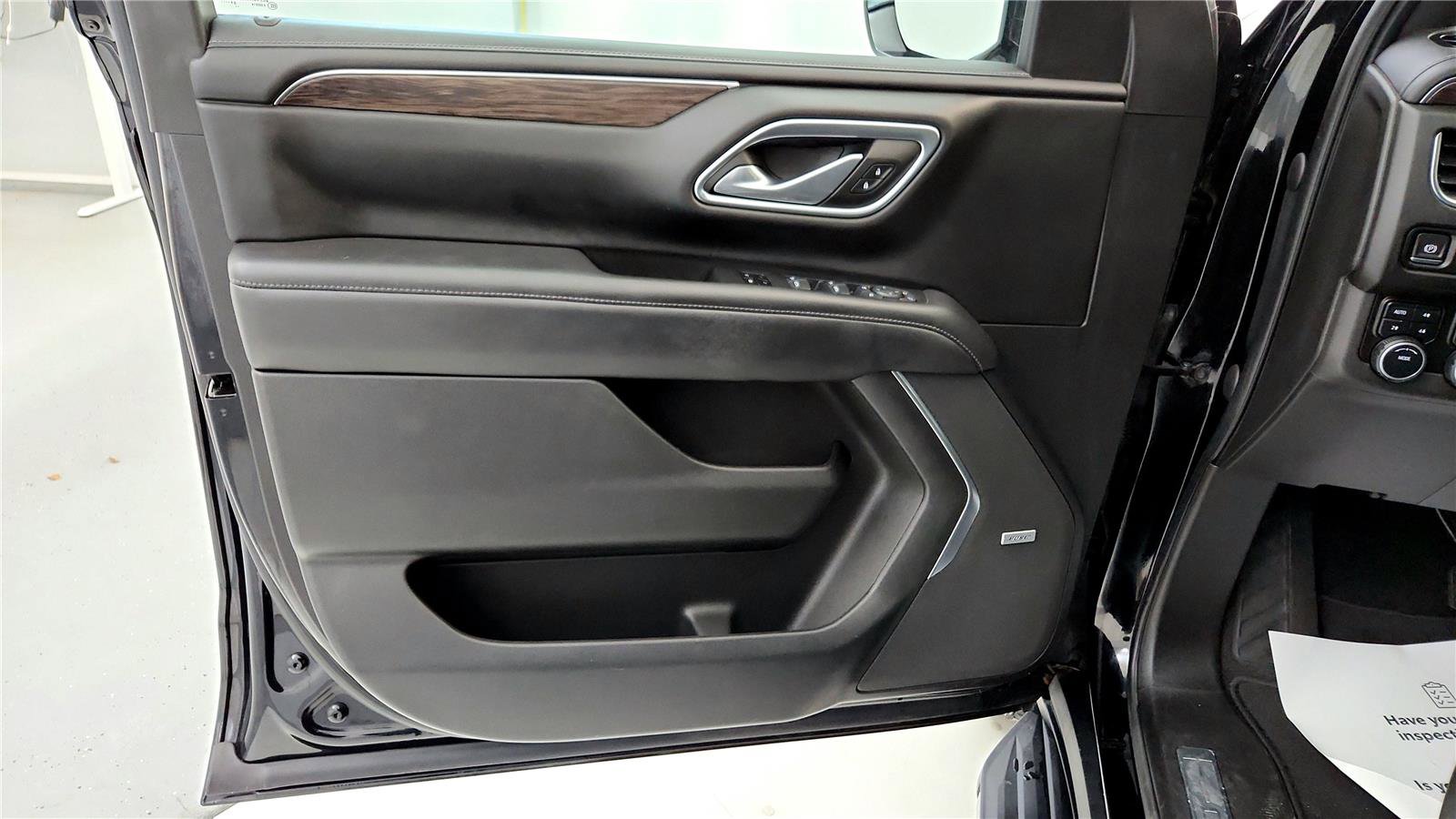 Used 2022 Chevrolet Tahoe LT w/ Luxury Package image 35