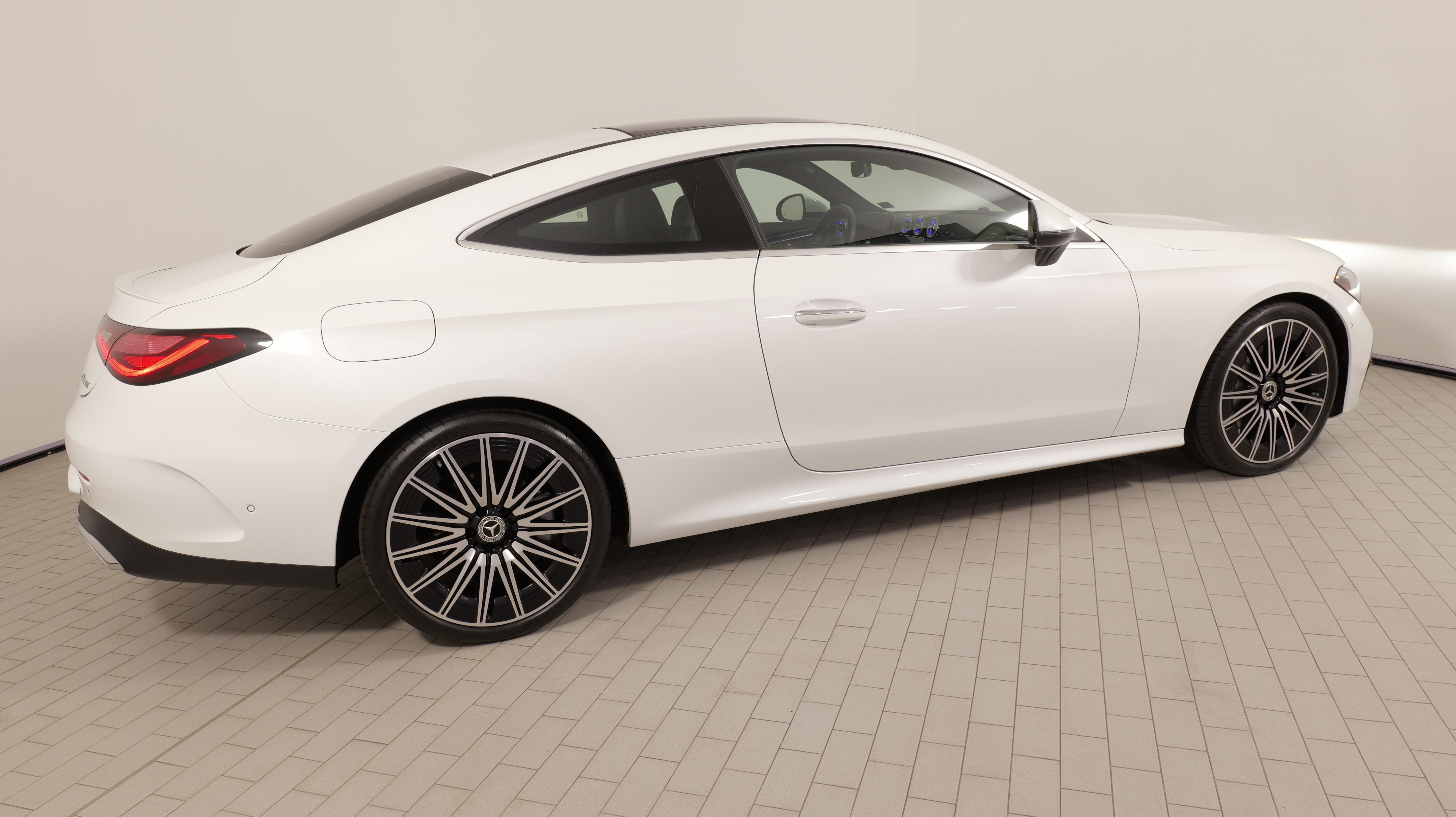 Used 2025 Mercedes-Benz CLE 300 4MATIC Coupe w/ AMG Line image 10