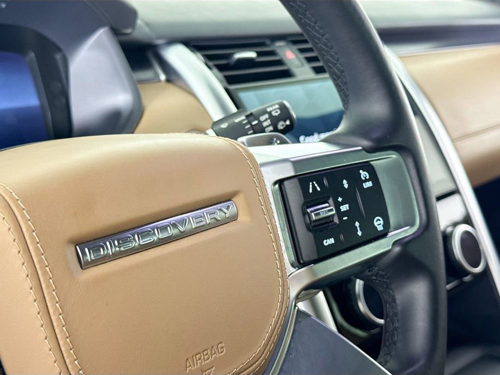 Used 2024 Land Rover Discovery Metropolitan Edition image 19