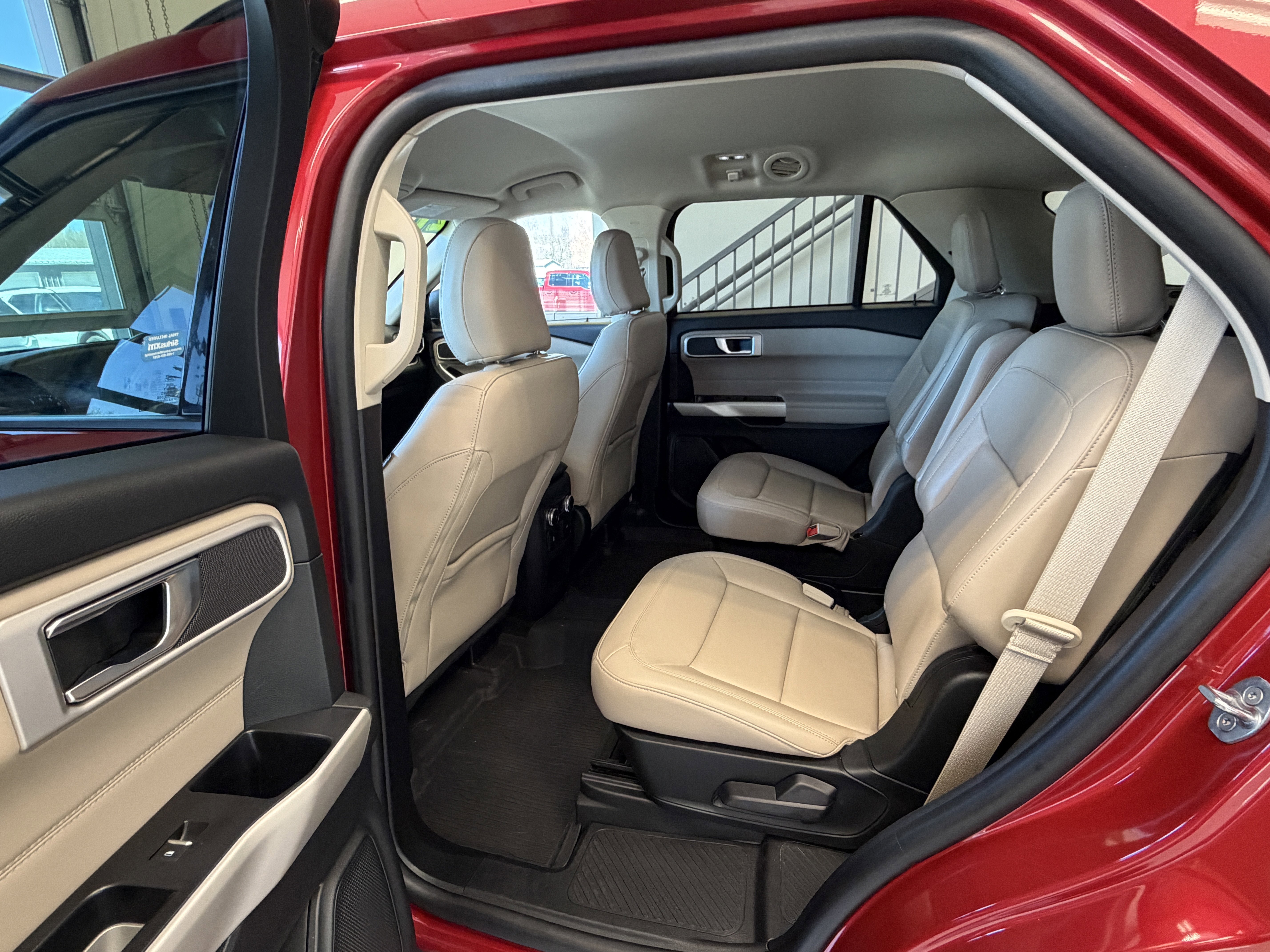 Used 2021 Ford Explorer XLT w/ Equipment Group 202A AWD/4WD image 13