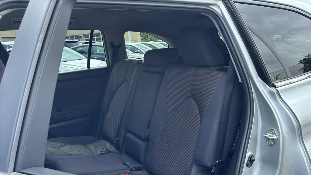 Used 2023 Toyota Highlander L FWD image 26