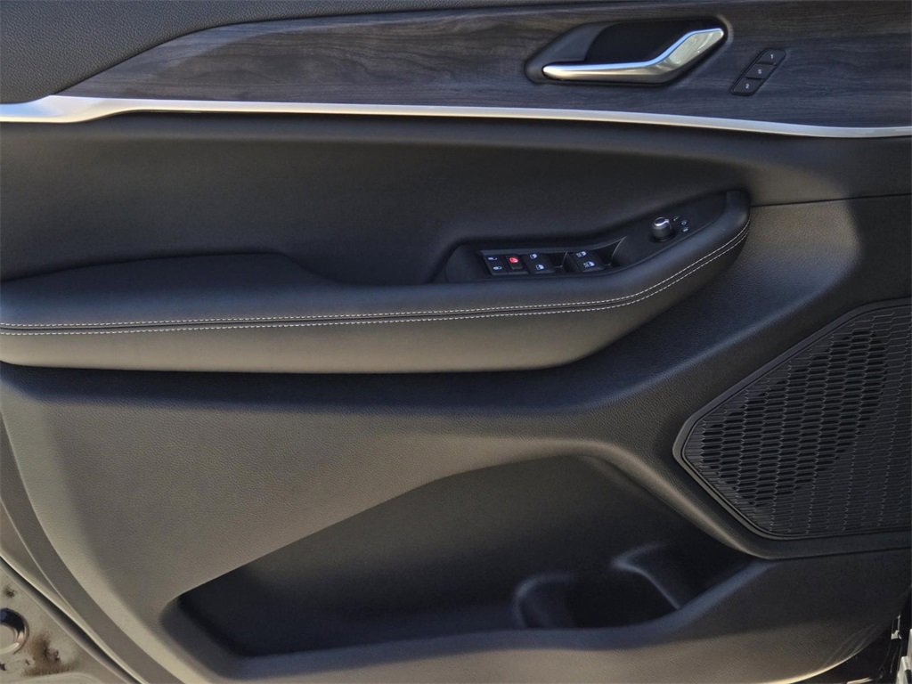 New 2025 Jeep Grand Cherokee Limited image 17