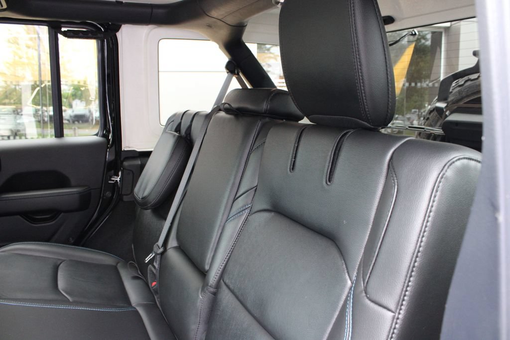 Used 2022 Jeep Wrangler Unlimited Rubicon 4xe AWD/4WD image 8
