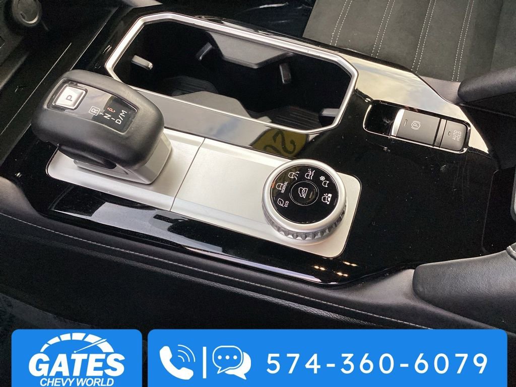 Used 2025 Mitsubishi Outlander SE image 32