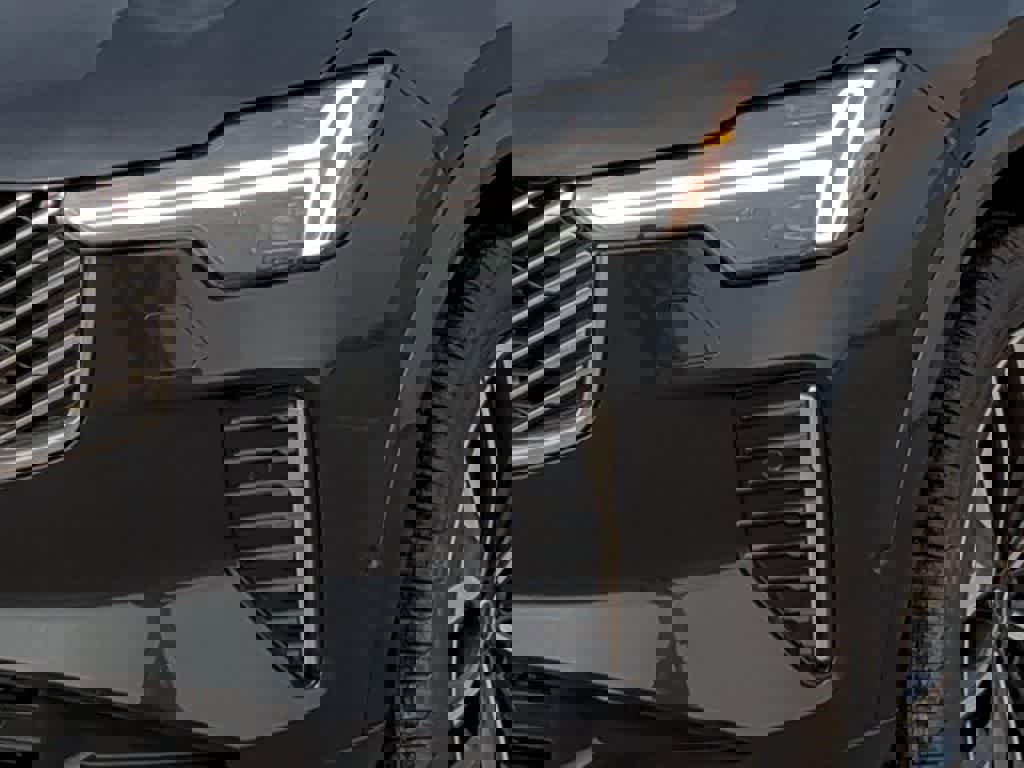 New 2026 Volvo XC90 B6 Plus w/ Protection Package Premier image 10