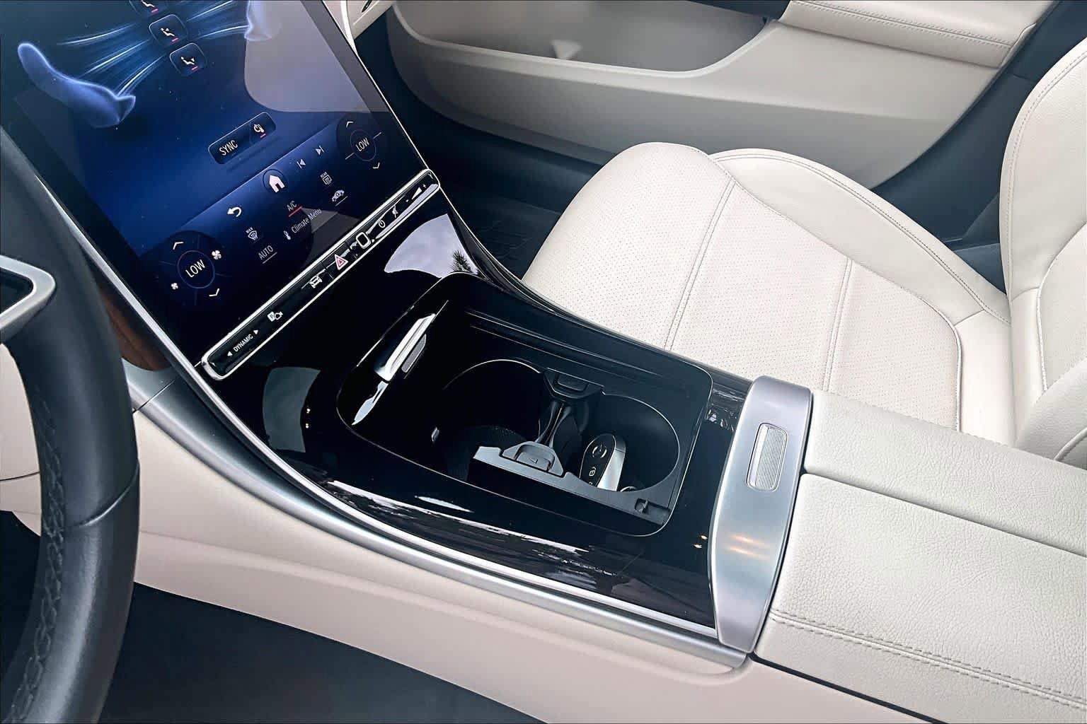 Used 2024 Mercedes-Benz C 300 Sedan image 17