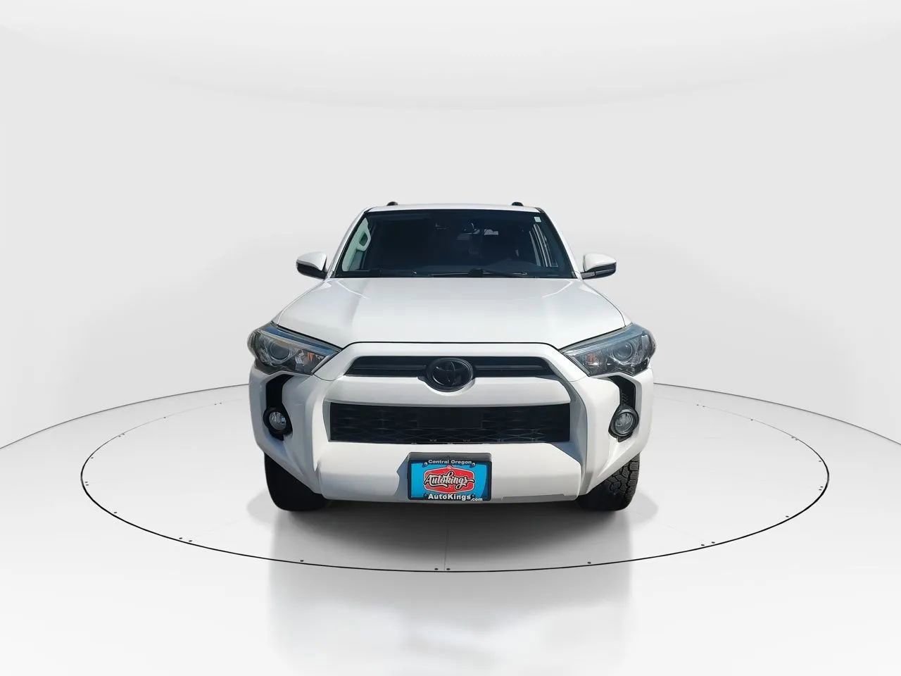 Used 2020 Toyota 4Runner SR5 AWD/4WD image 3