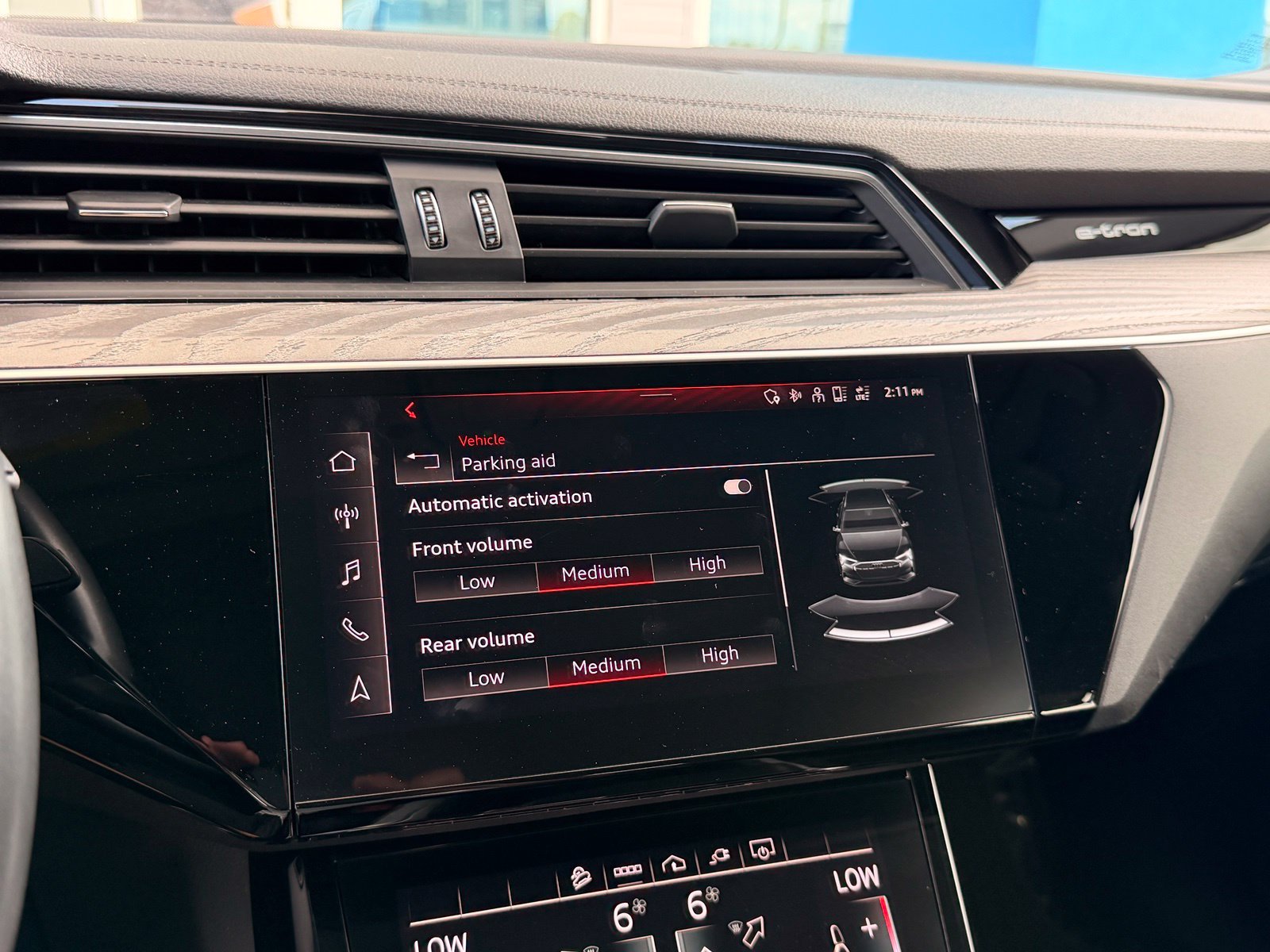Used 2022 Audi e-tron Premium w/ Towing Package AWD/4WD image 47