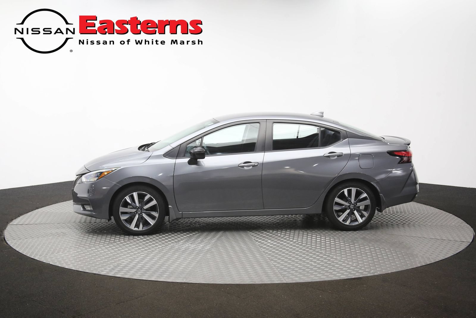 Used 2021 Nissan Versa SR FWD image 58