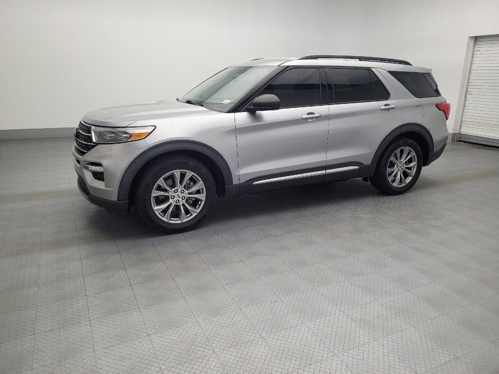 Used 2020 Ford Explorer XLT w/ Equipment Group 202A image 2