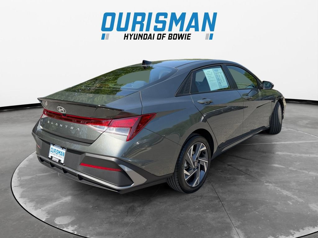 Used 2025 Hyundai Elantra Sport FWD image 6