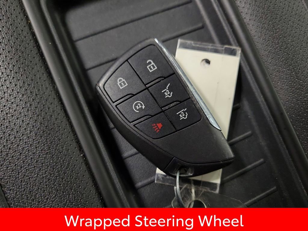 Used 2023 Chevrolet Suburban Premier image 15