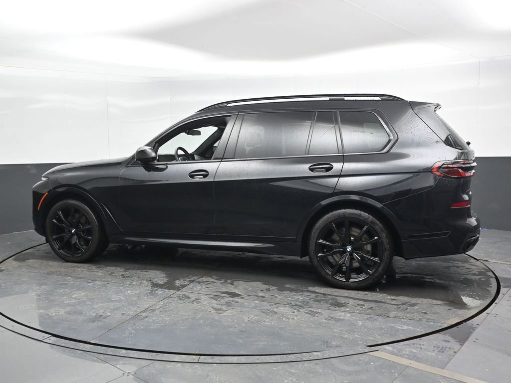 Used 2025 BMW X7 M60i image 10