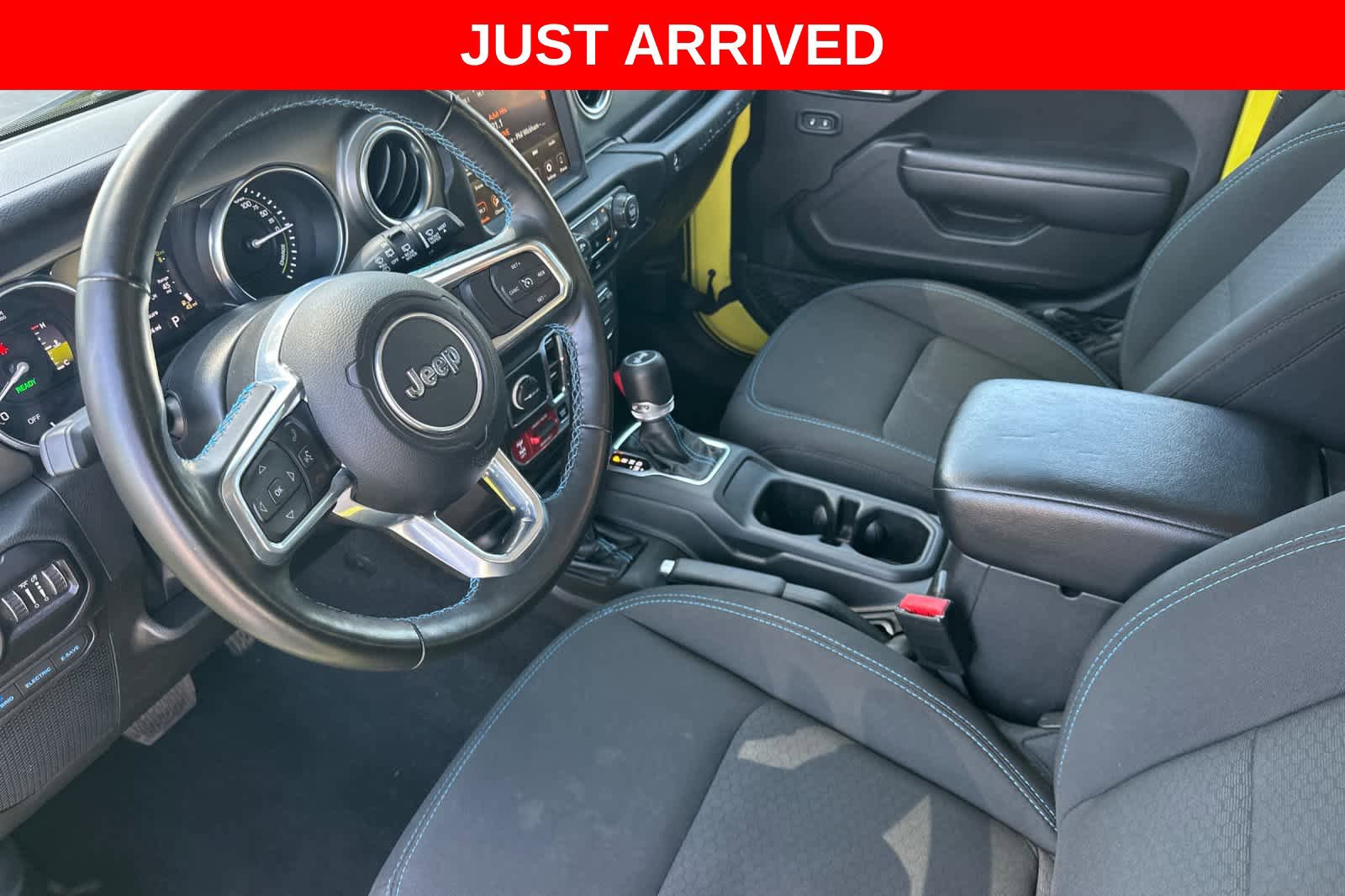 Used 2022 Jeep Wrangler Unlimited Rubicon 4xe w/ Cold Weather Group AWD/4WD image 12