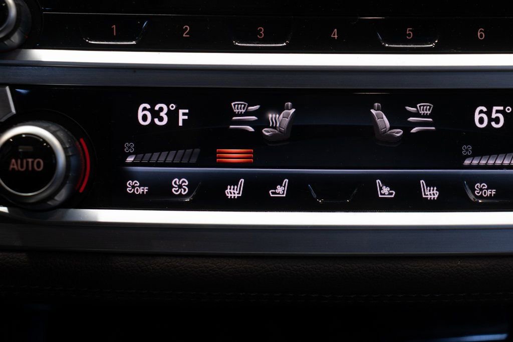 Used 2021 BMW 740i w/ Premium Package RWD image 38