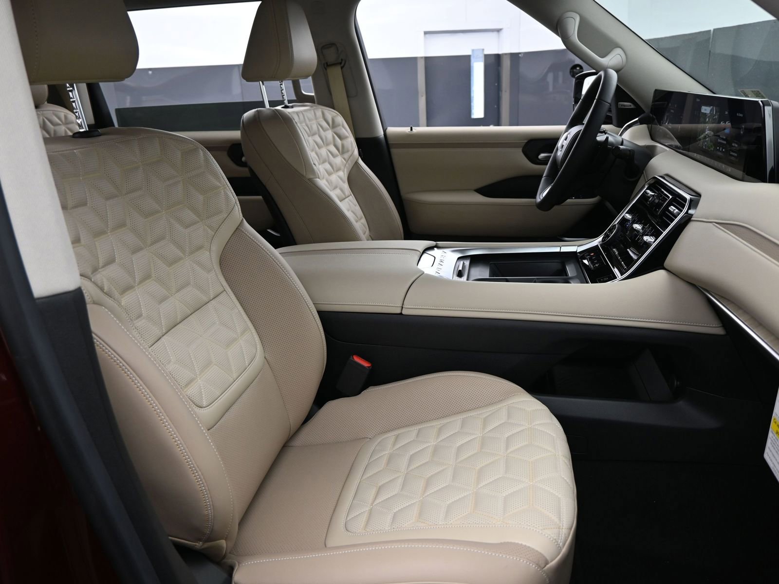 New 2025 Nissan Armada Platinum AWD/4WD image 15