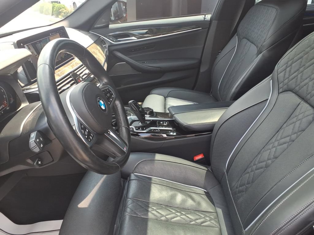 Used 2021 BMW M550i xDrive w/ Executive Package AWD/4WD image 14