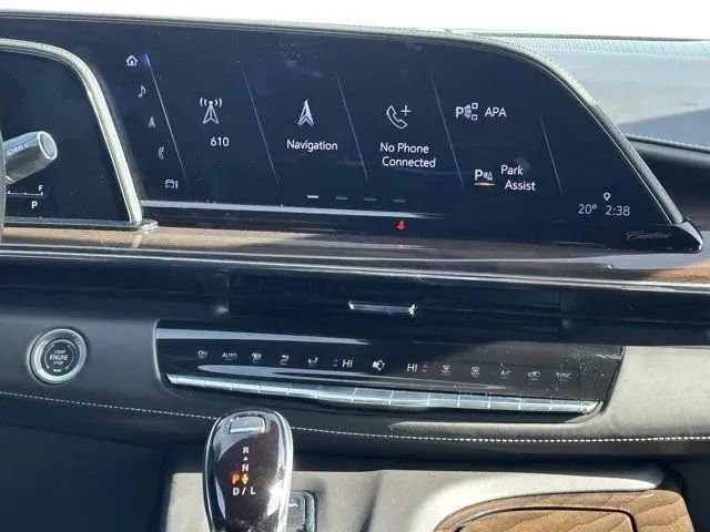 Used 2024 Cadillac Escalade Premium Luxury Platinum image 30