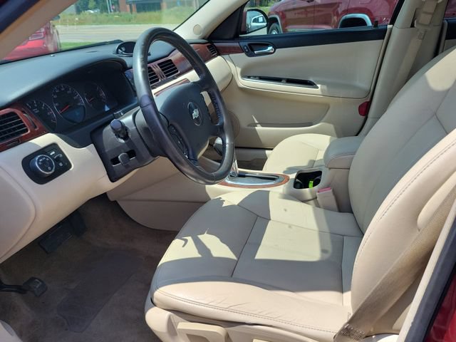 Used 2009 Chevrolet Impala LT w/ Luxury Edition Package FWD image 23