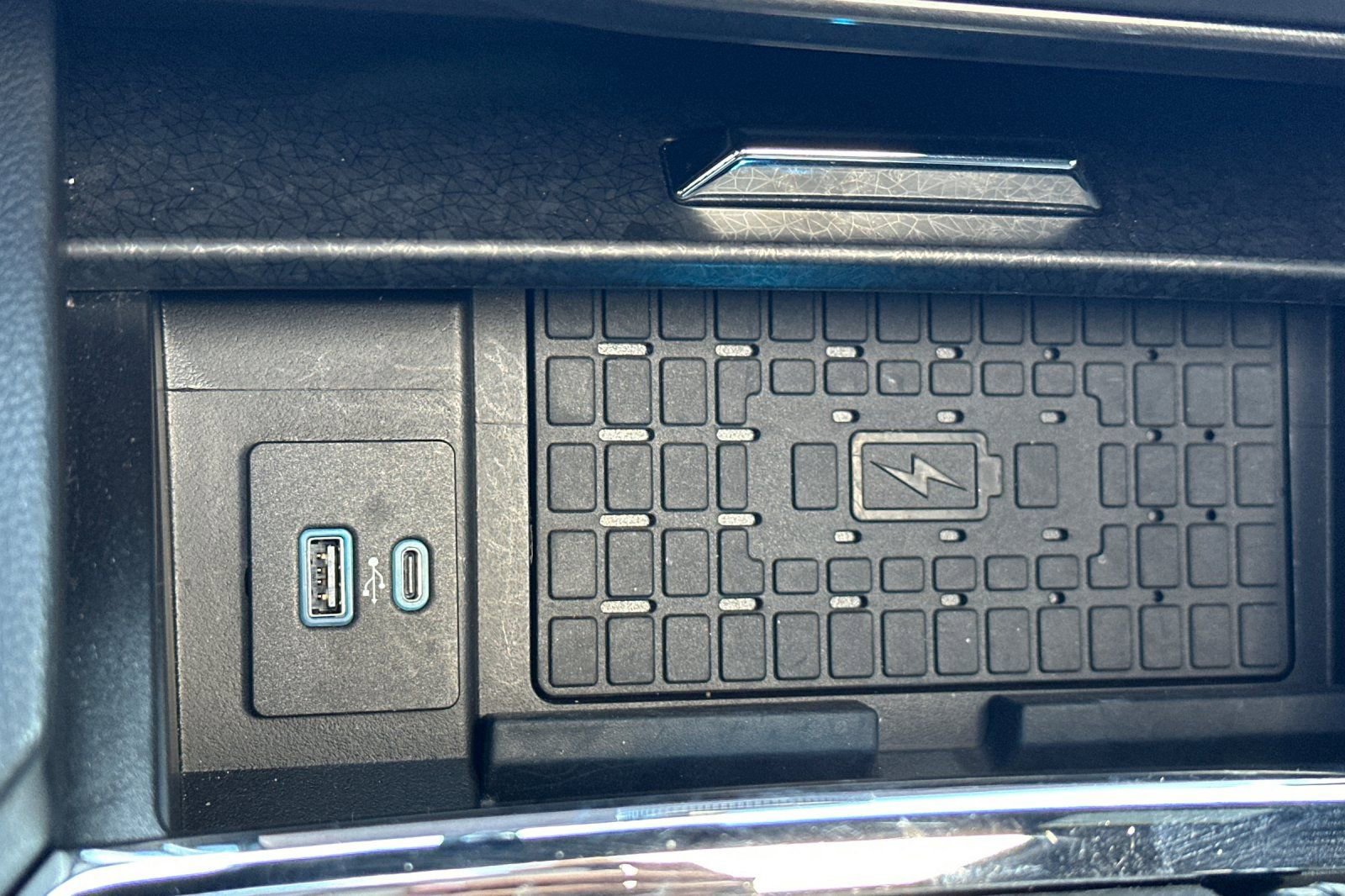 Used 2024 Ford Expedition Limited image 31