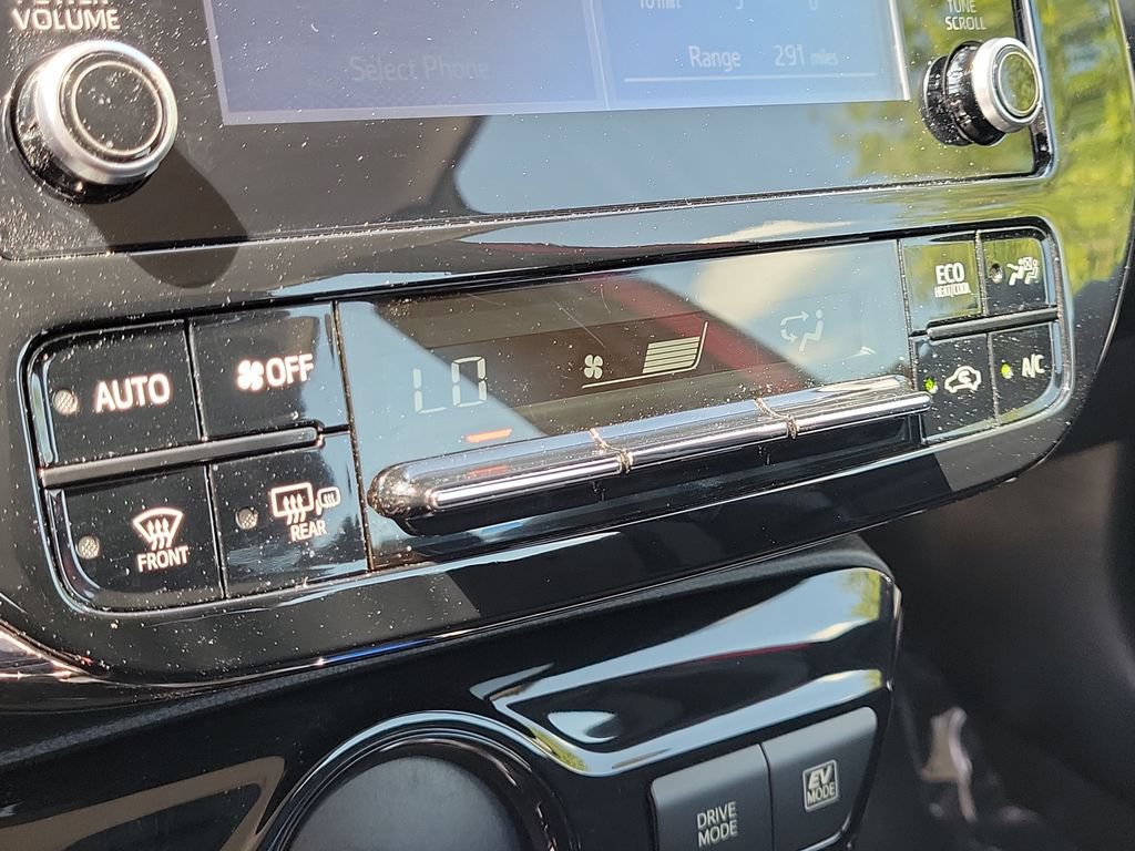 Certified 2020 Toyota Prius LE AWD/4WD image 16