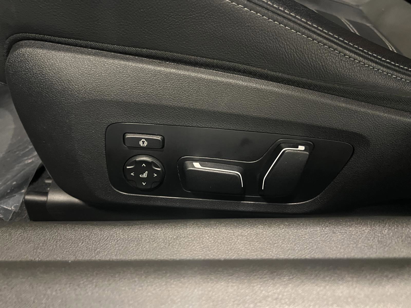 Used 2024 BMW M2 image 27