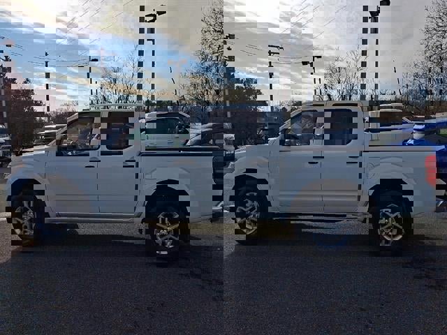 Used 2020 Nissan Frontier SV image 34