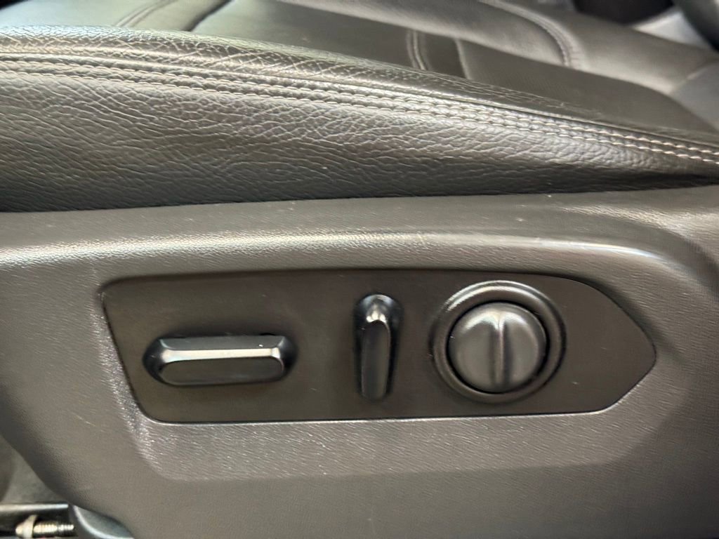 Used 2021 GMC Sierra 3500 Denali w/ Denali Ultimate Package image 12