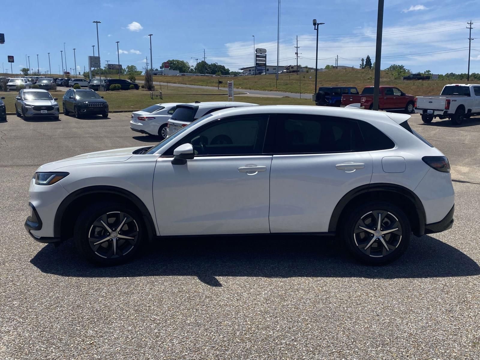 Used 2023 Honda HR-V EX-L image 4