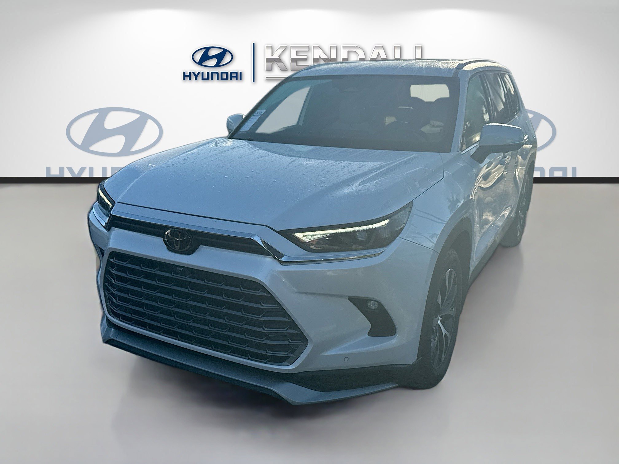 Used 2024 Toyota Grand Highlander AWD Hybrid image 3