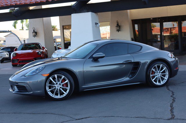 Used 2018 Porsche 718 Cayman RWD image 5