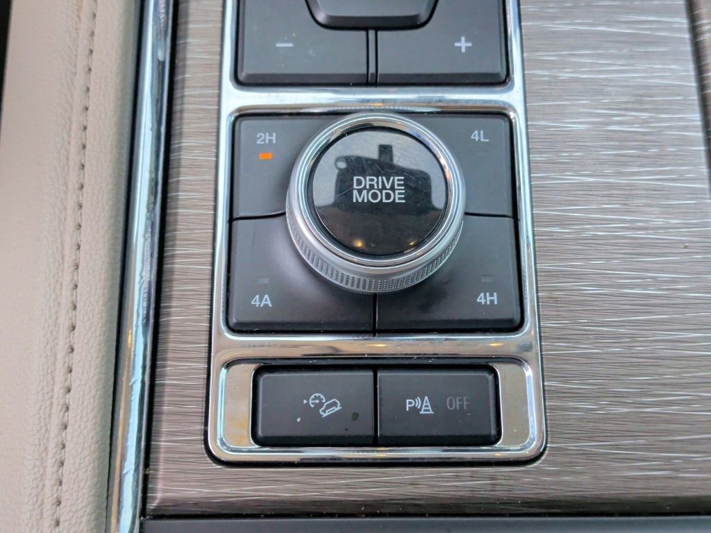 Used 2023 Ford Expedition Limited AWD/4WD image 30