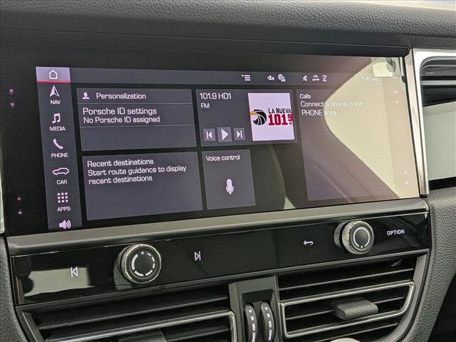 Used 2025 Porsche Macan AWD/4WD image 18