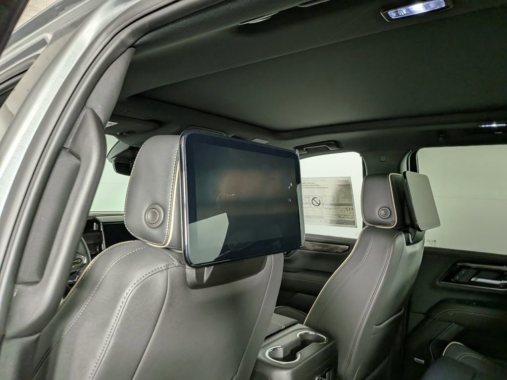 New 2026 GMC Yukon Elevation w/ Elevation Premium Package AWD/4WD image 31