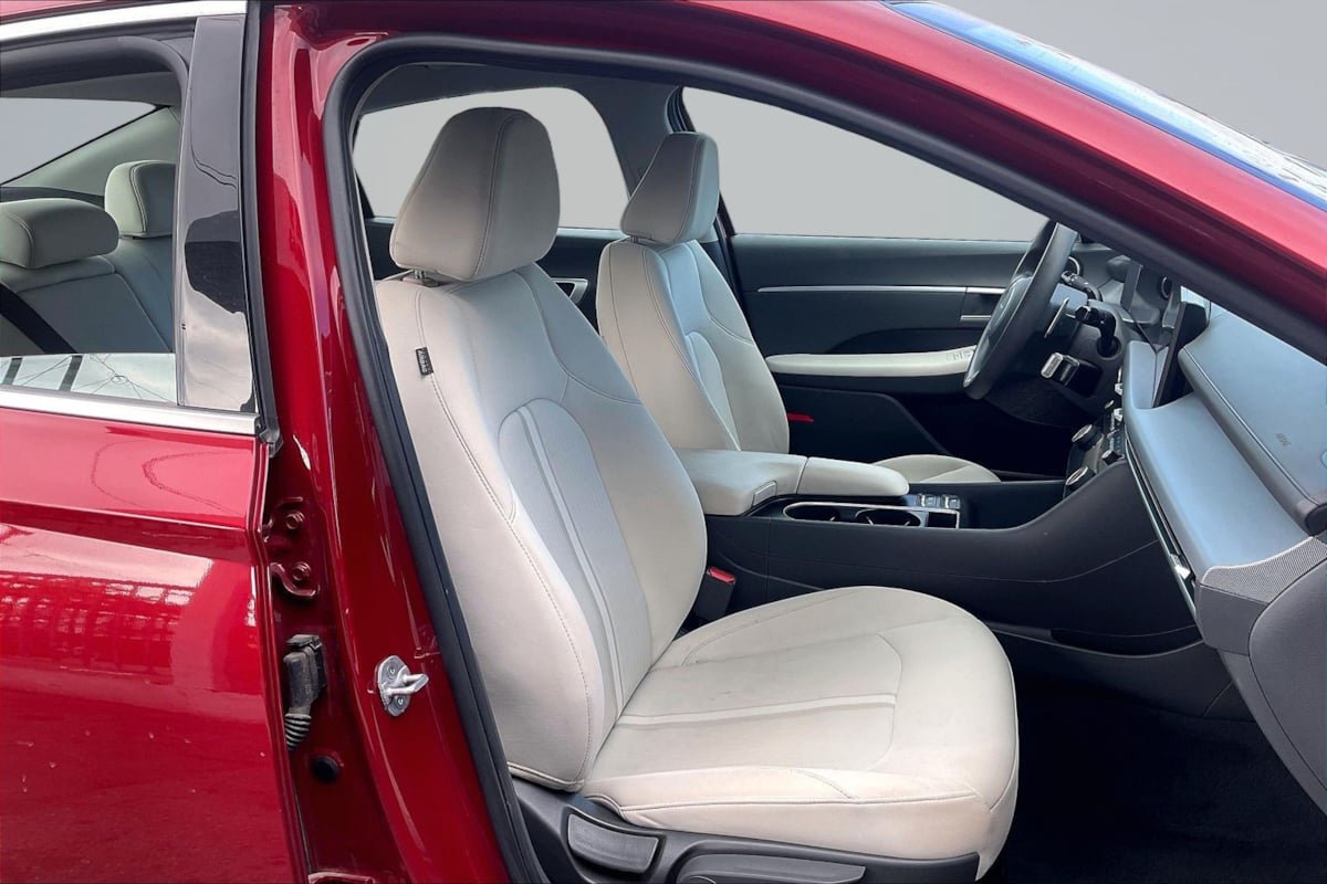 Used 2025 Hyundai Sonata SEL FWD image 7