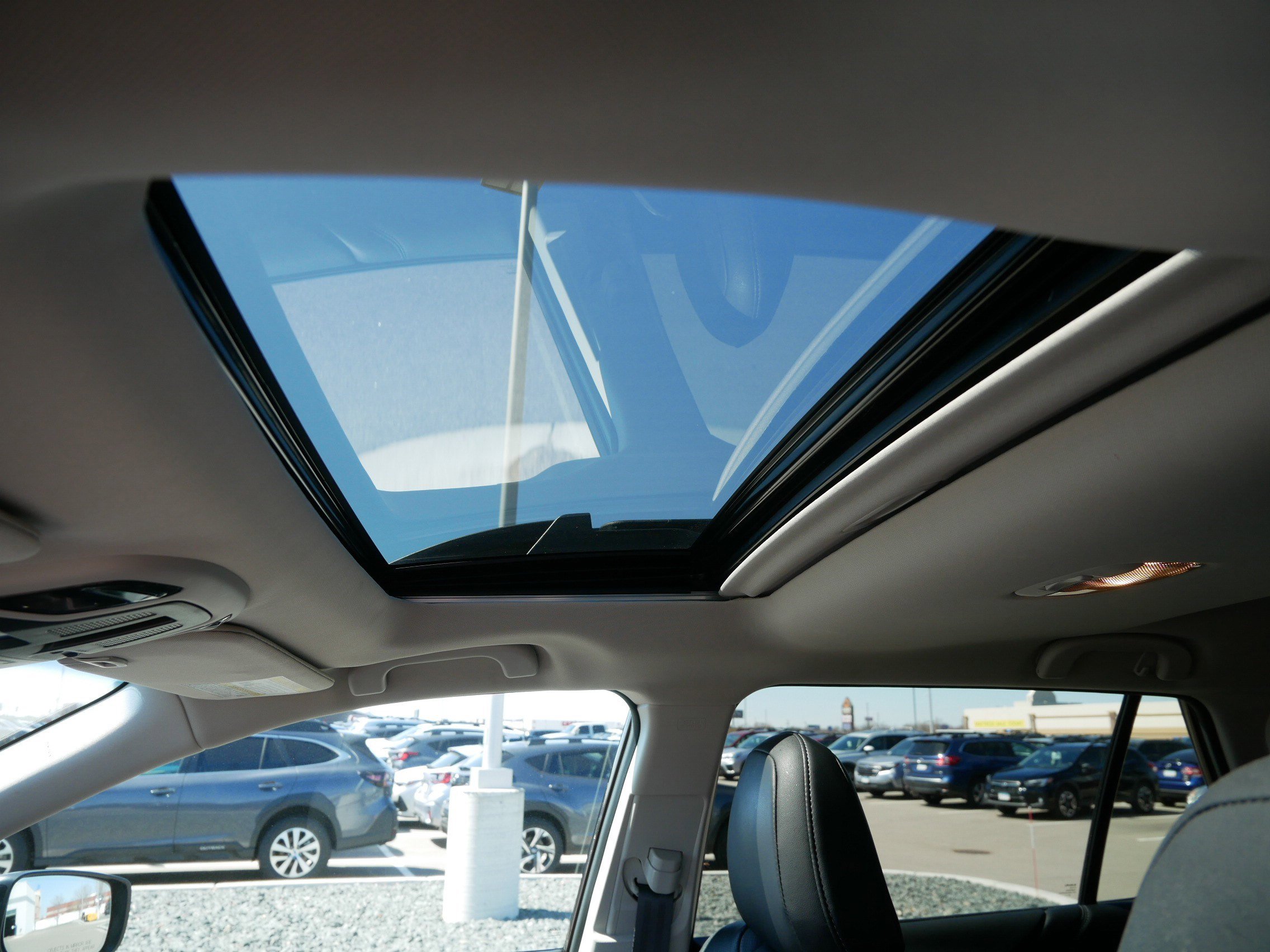 Used 2022 Subaru Outback Limited image 32