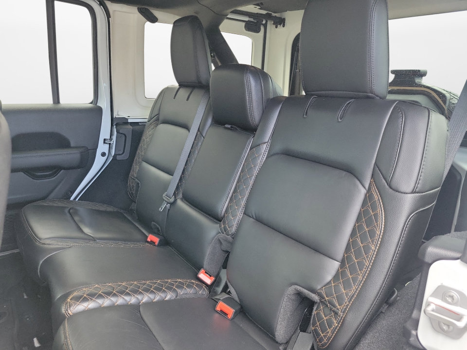 Used 2021 Jeep Wrangler Unlimited Sahara AWD/4WD image 15