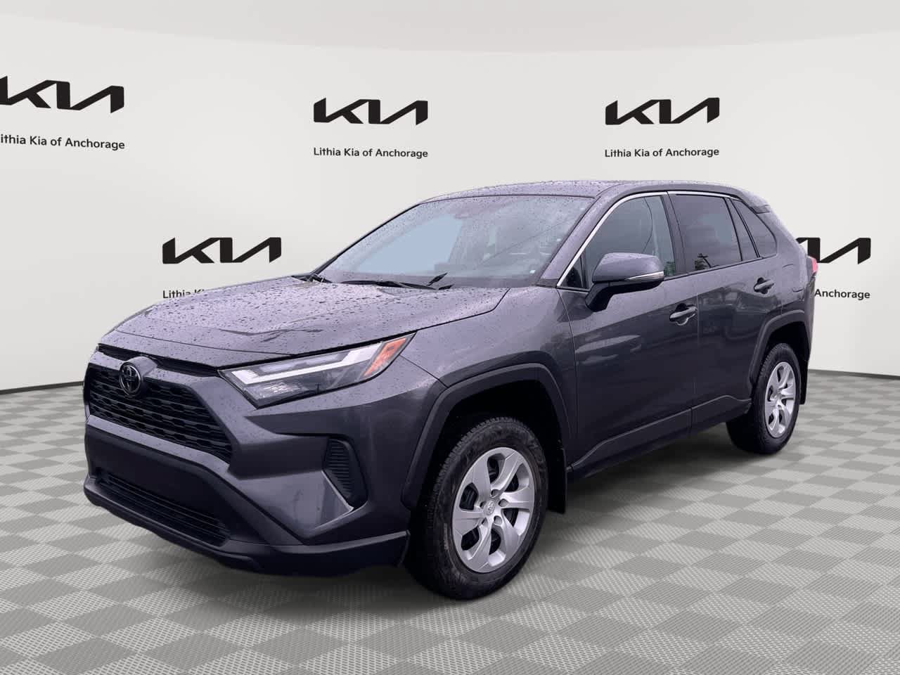 Used 2024 Toyota RAV4 LE AWD/4WD video 1