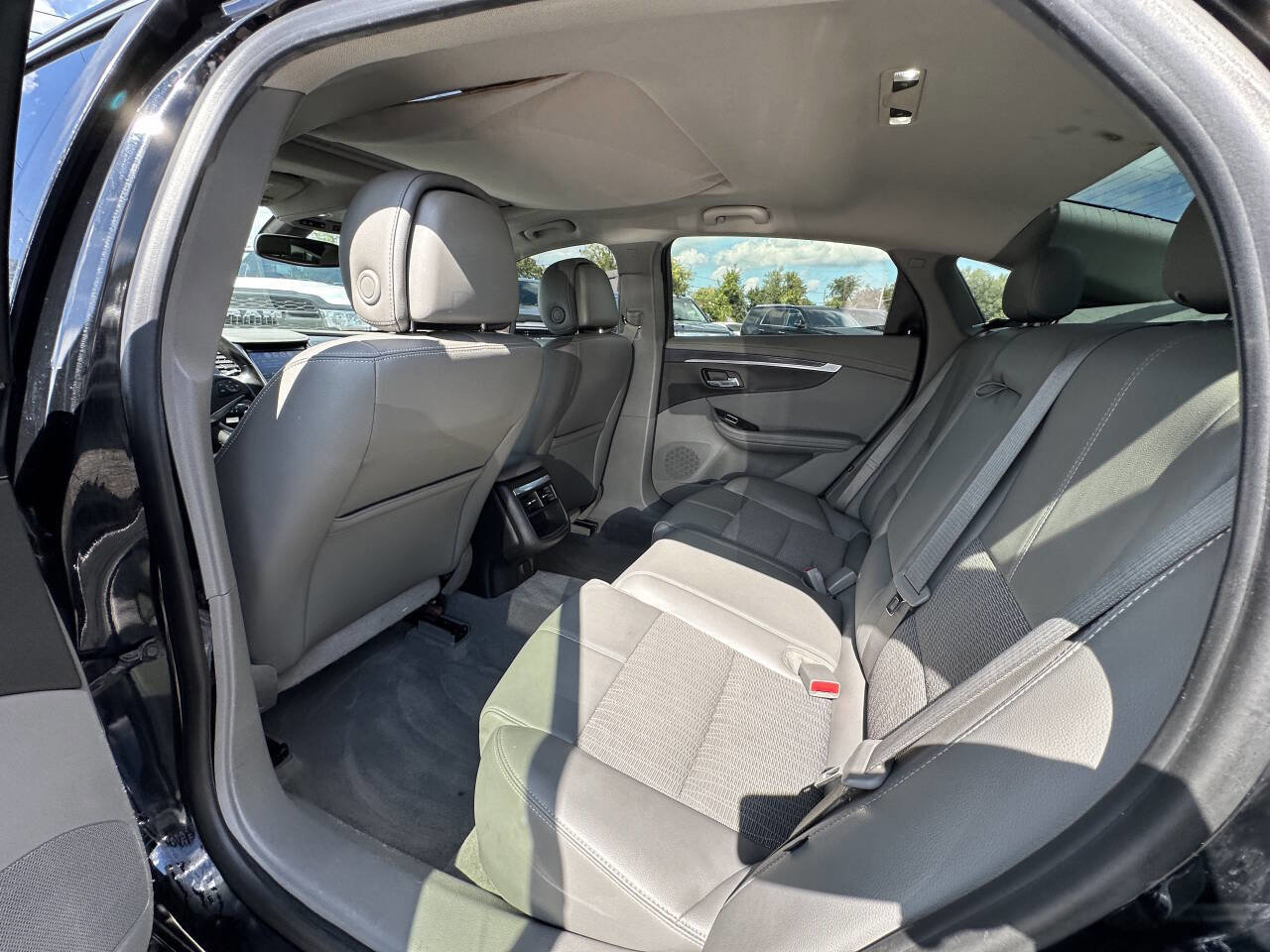 Used 2014 Chevrolet Impala LT w/ Convenience Package FWD image 10