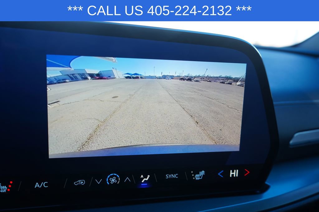 Used 2025 Chevrolet Traverse LT image 38