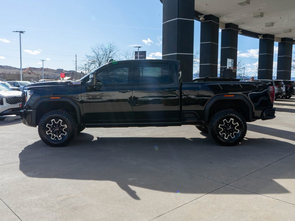 Used 2025 GMC Sierra 2500 AT4X image 4