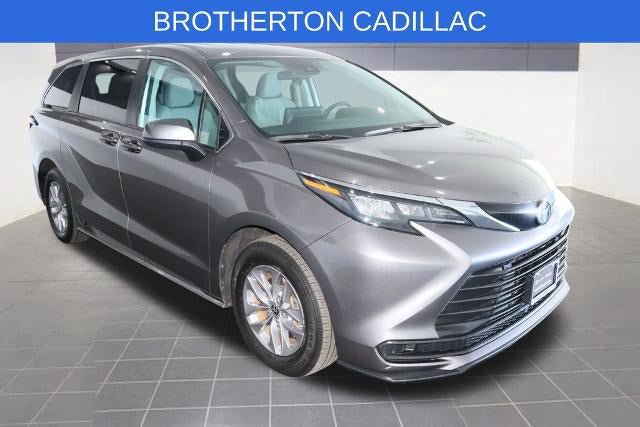 Used 2024 Toyota Sienna LE AWD/4WD image 9