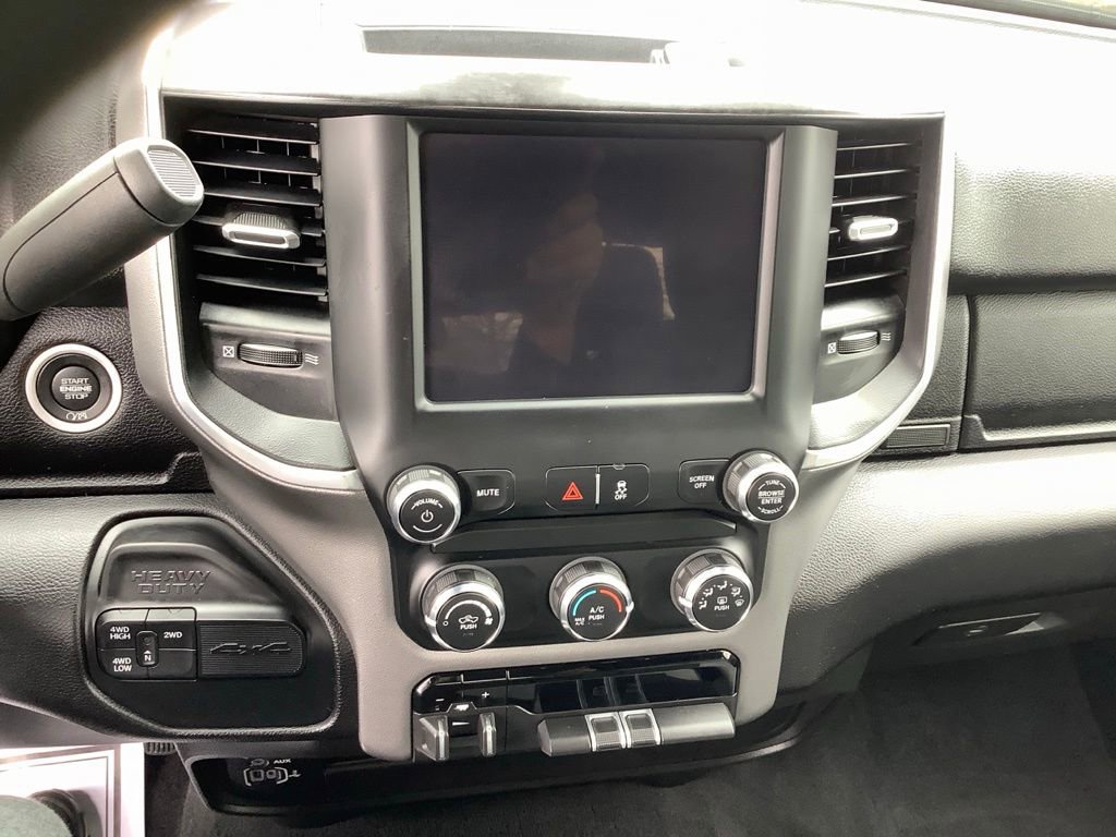Used 2024 RAM 3500 Big Horn AWD/4WD image 32