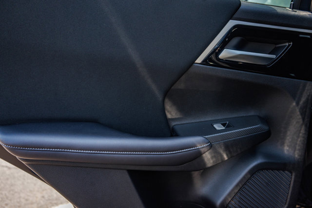 New 2025 Mitsubishi Outlander ES image 20