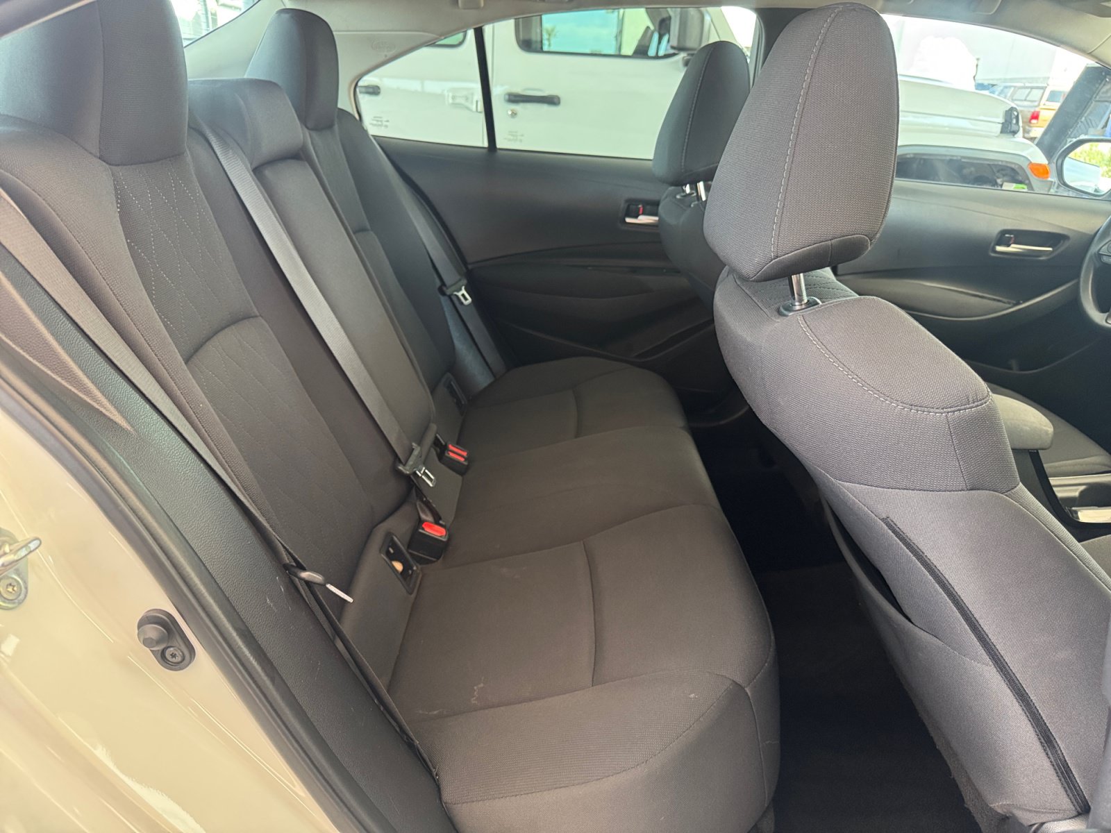 Used 2020 Toyota Corolla LE w/ Carpet Mat Package (TMS) FWD image 29