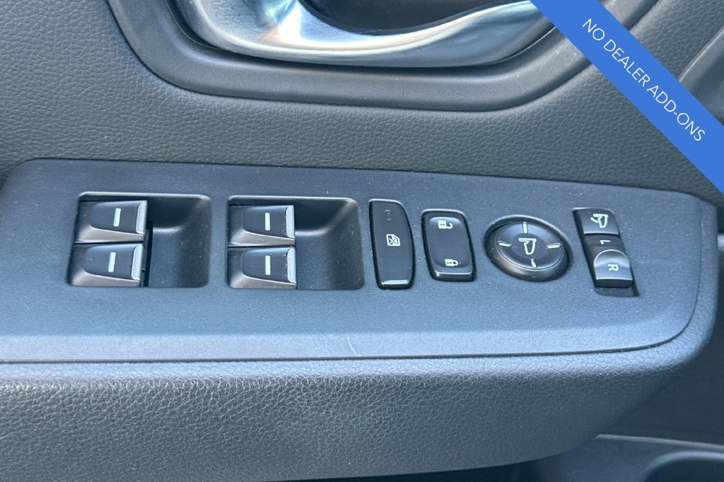 Certified 2025 Honda Pilot Black Edition image 12