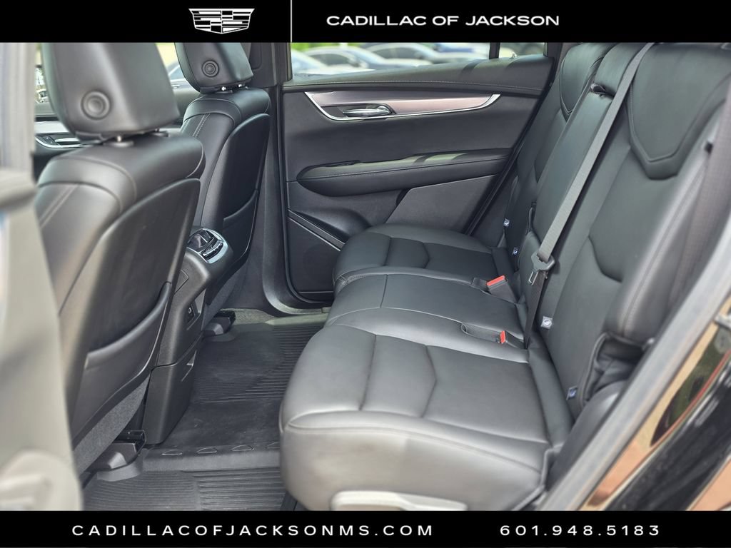 Certified 2025 Cadillac XT6 Luxury FWD image 24