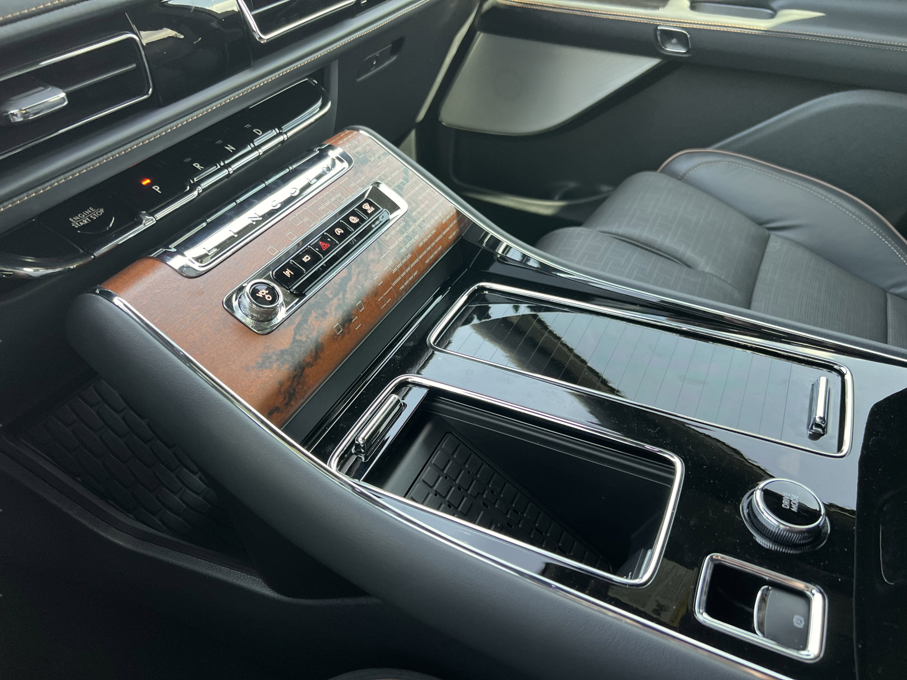 New 2025 Lincoln Aviator Black Label AWD/4WD image 17